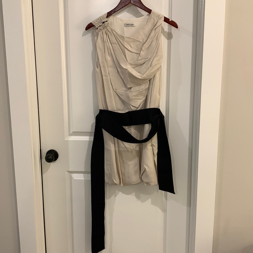 Wayne Cooper Cream Dress with Black Belt | Size: 2